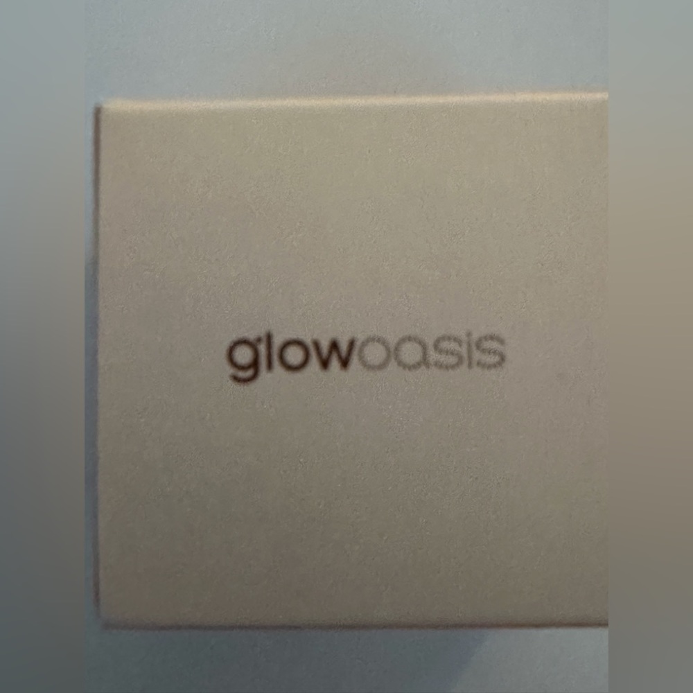 New in box glow oasis eye cream
